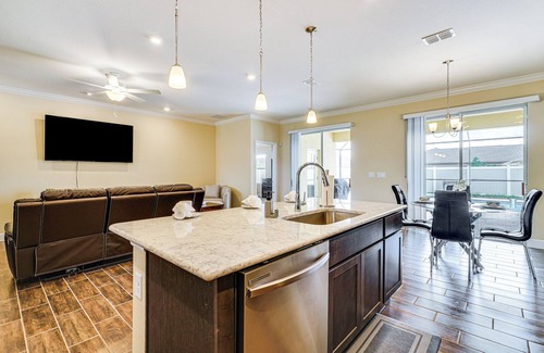 Mariner House | 4 Mi to Golf: Gem w/Pool & Lanai in Cape Coral