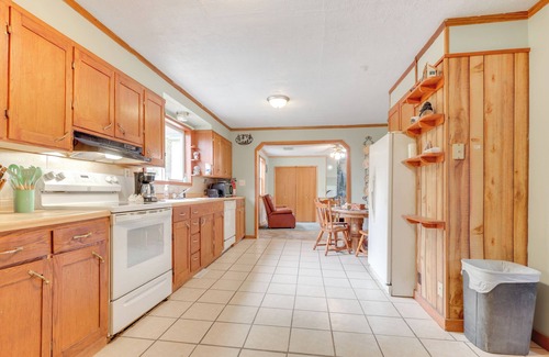 Glidden House | 4 Mi to Gordon Lake: Family Retreat in Glidden!