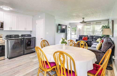 Newport News House | 4 Mi to Hampton Coliseum: Home w/Yard!