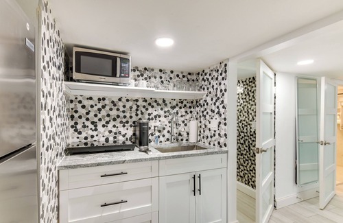 West Park Apartment | 4 Mi to Hard Rock Stadium: West Park Escape