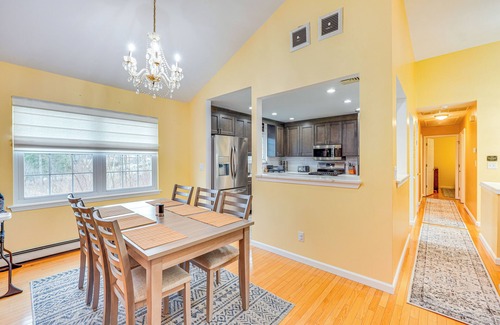 Balmville House | 4 Mi to Hudson River: Cozy Newburgh Home!