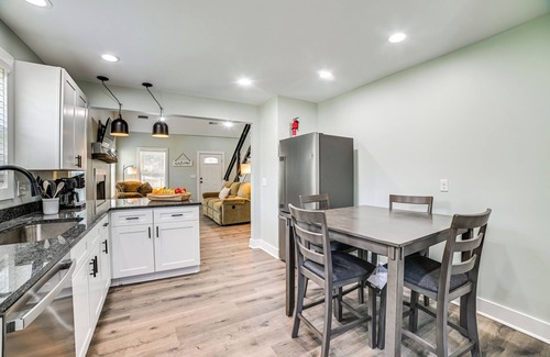 Cadiz Cottage | 4 Mi to Lake Barkley: Pet-Friendly Home w/Hot Tub