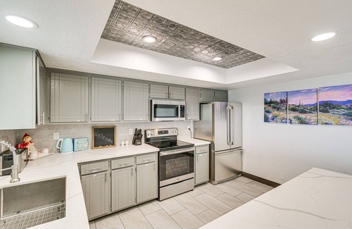 Lake Havasu City House | 4 Mi to London Bridge Beach: Family Home w/Pool!