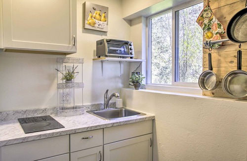 Nine Mile Falls Apartment | 4 Mi to Long Lake Access: Spacious Vista Retreat