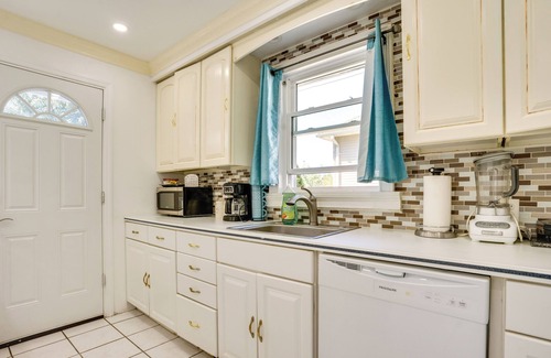 Englewood Apartment | 4 Mi to NYC, Shared Yard: Englewood Apartment!