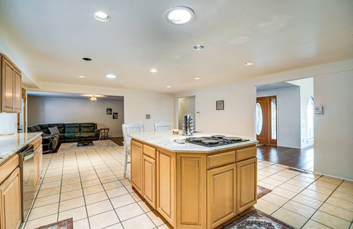 Roseburg Villa | 4 Mi to River: Umpqua Valley Villa w/Fire Pit!