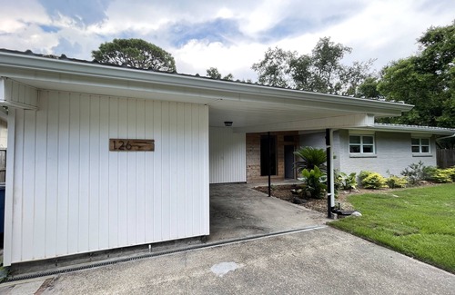 Pensacola House | 4 miles either way to Pensacola Beach or downtown Pensacola!