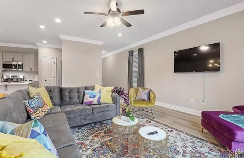 Highlands - Perkins House | 4 miles from LSU - Luxurious, Comfortable 3b/2.5bann