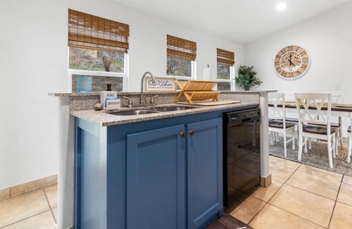 Three Rivers House | 4 Miles to Sequoia NTL Park