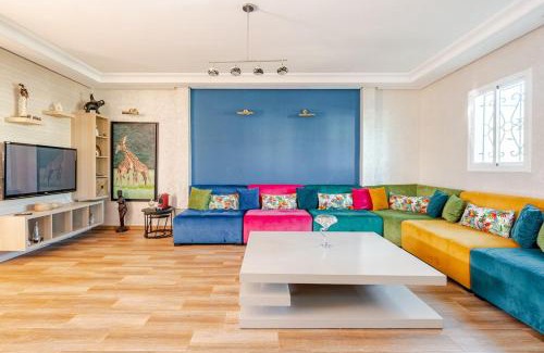 Skhirat Plage Villa | 4 min à pied de la Plage, 3 BR, Piscine, Parking