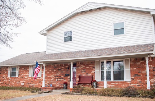 Pawhuska House | 4 minutes to PW MERC