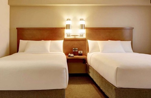 Tucson House | 4 Modern Units Near Tucson International Airport! FREE Airport Shuttle, Pool!