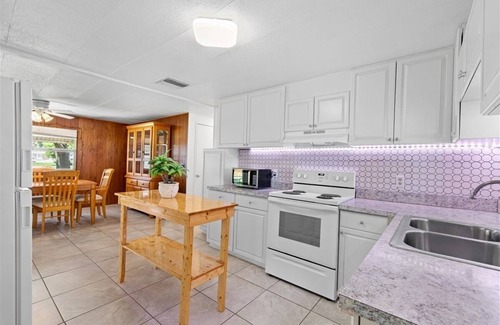 Taylor Creek House | 4 Oaks Oasis 2BR/2BA
