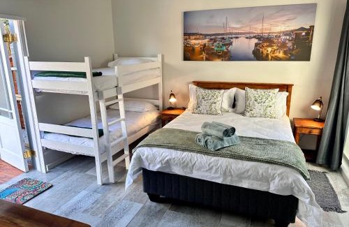 Knysna Central Apartment | 4 on Meerenbosch's Boma unit