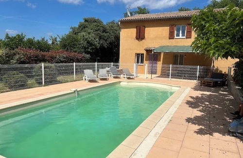 Montmeyan Apartment | 4 pers apartment 7 km from the gorges du verdon with swimming pool