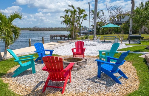 Matlacha Isles-Matlacha Shores Condo | 4 Person 1 Bedroom Condo with Waterview Balcony Fisherman Cabin - Welcome to our stunning, newly renovated one-bedroom condo room with a balcony!