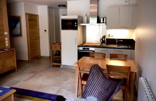 Oz Apartment | 4-person apartment "Bee on skis" in Oz en Oisans