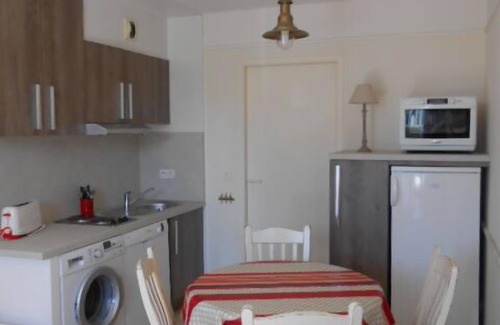 La Flotte Apartment | 4-PERSON APARTMENT GROUND FLOOR TERRACE + HEATED POOL + PRIVATE PARKING