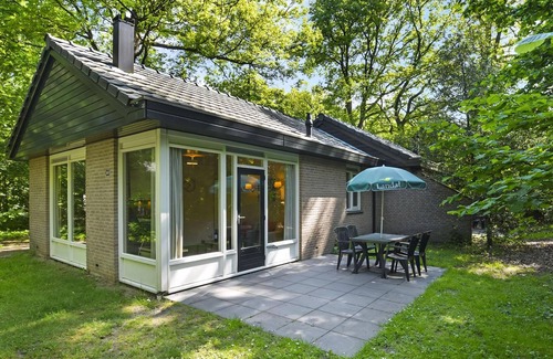 Nieuw-Milligen House | 4-person bungalow in the holiday park Landal Rabbit Hill