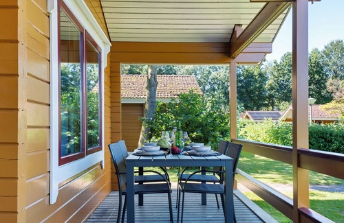 Municipality of Hardenberg House | 4-person bungalow with private sauna, veranda and washing machine at holiday park ’t Hooge Holt near Gramsbergen and nature.