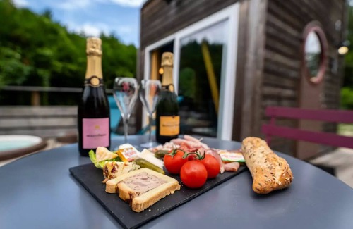 Bar-sur-Aube Cabin | 4-person deluxe hotel caravan