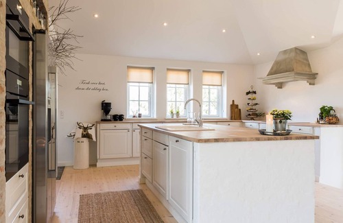 Henne Strand House | 4 person holiday home in Henne