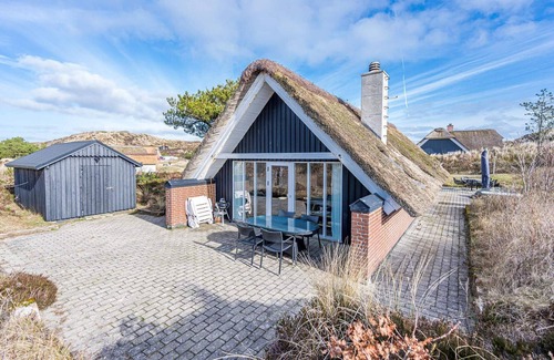 Henne Strand House | 4 person holiday home in Henne