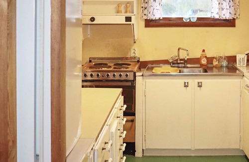 Kristinehamn House | 4 person holiday home in KRISTINEHAMN