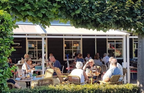 Serooskerke House | 4 person chalet on family park in Veere