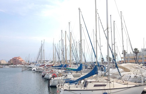 Le Barcares Apartment | 4-PERSON STUDIO ON THE SEAFRONT CLOSE TO SHOPS BETWEEN SEA AND MOUNTAINS