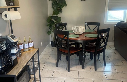 Grand Island Apartment | 4 person Suite in Beautiful Grand Island, NY! 4 miles from Niagara Falls!