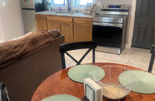 Grand Island Apartment | 4 person Suite in Beautiful Grand Island, NY! 4 miles from Niagara Falls!