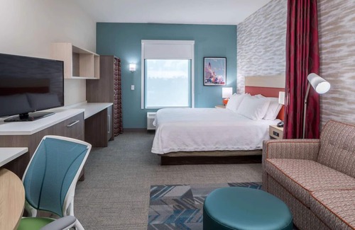 Port Canaveral Hotel | 4 Pet-friendly Accommodations! Onsite Pool, Kitchenette, Free Breakfast!