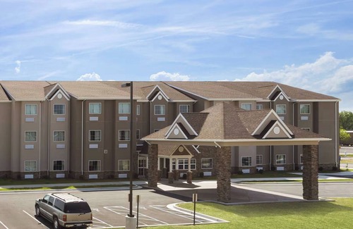 White Hall Hotel | 4 Pet-friendly Rooms w/Free Breakfast | Close to Downtown