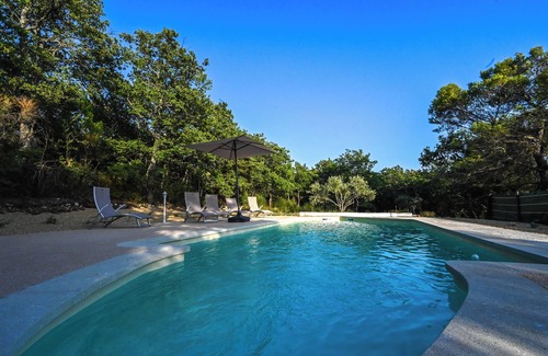 Murs House | 4* Provençal house + single-storey vacation home, pool, in the countryside near GORDES