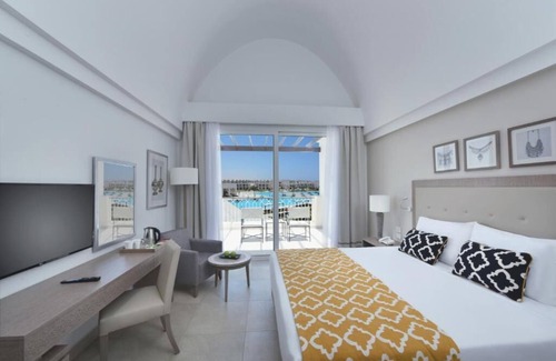 El Quseir Hotel | 4 Relaxing Poolside Rooms l Pools, Spa, Snorkeling, Yoga & Private Beach Access