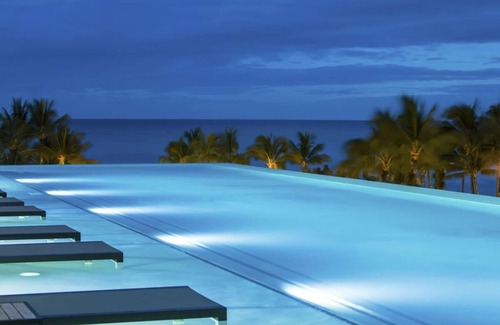 Waikiki House | 4 Relaxing Rooms w/Scenic Ocean View | Short Walk from Waikiki Beach