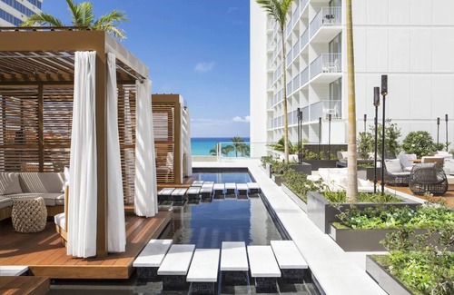 Waikiki House | 4 Relaxing Rooms w/Scenic Ocean View | Short Walk from Waikiki Beach