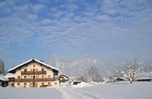 Niederaudorf Apartment | 4-room apartment in the Zuhaus, 78 sqm with balcony and two bedrooms