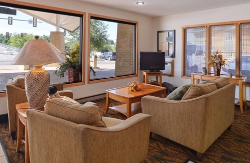 Atlantic Hotel | 4 Rooms w/Complimentary Breakfast & Kitchenette – Perfect for One-Night Stays