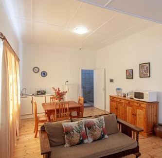 Graaff-Reinet Bed & Breakfast | 4 Rothman Street B&B