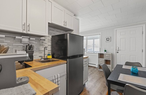 Old Orchard Beach Condo | 4 Seaside Suites Booked Together for Your Group
