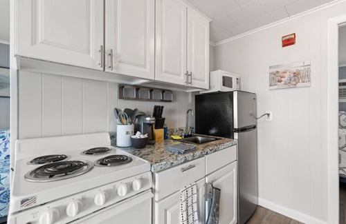 Old Orchard Beach Condo | 4 Seaside Suites Booked Together for Your Group