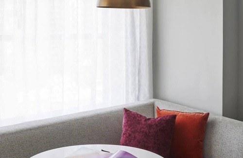 Streeterville Hotel | 4 Spacious Units Close to Navy Pier and Willis Tower! Parking, Pets Allowed!
