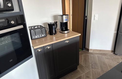 Saint-Parize-le-Chatel House | 4-star business residence with large private parking area