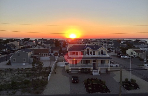 South Beach Haven House | *4-story Ocean Front Home with Direct Access to the Beach Fun Noon Check in!