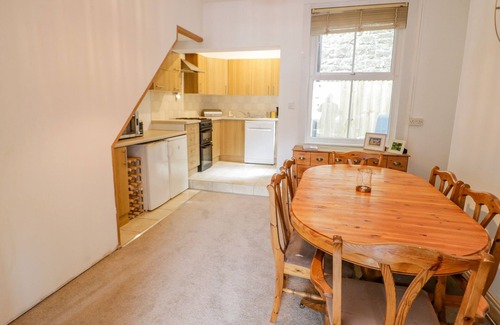 Llangollen Cottage | 4 TANYRALLT TERRACE, pet friendly, with a garden in Llangollen