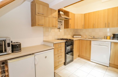 Llangollen Cottage | 4 TANYRALLT TERRACE, pet friendly, with a garden in Llangollen