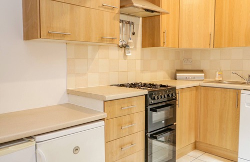 Llangollen Cottage | 4 TANYRALLT TERRACE, pet friendly, with a garden in Llangollen