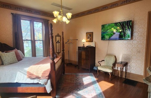 Springfield House | #4 - The E.M. Forster Room